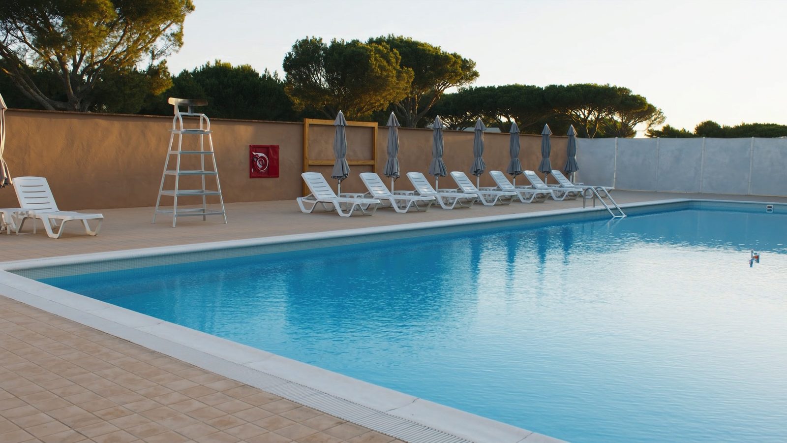Les obligations qu'un camping a et qu'un hôtel n'a pas : incendie, piscine, CIN et caisses multiples